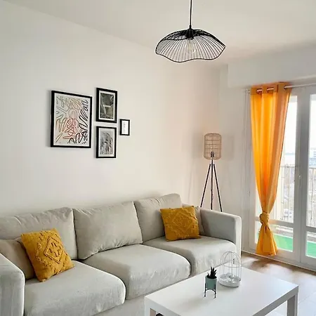 L' Escapade Remoise - Beau 4 Pieces Refait A Neuf Apartment Reims Exterior photo